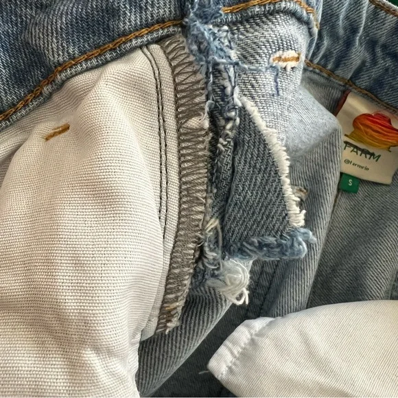 Farm Rio Embroidered Floral Wide-Leg Jeans Raw Hem Flower Bird Size Small - Picture 14 of 15